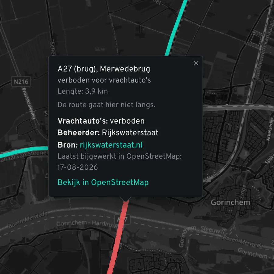 Popup van de afgesloten Merwedebrug op de A27: verboden voor vrachtauto's, beheerder Rijkswaterstaat, met bron
